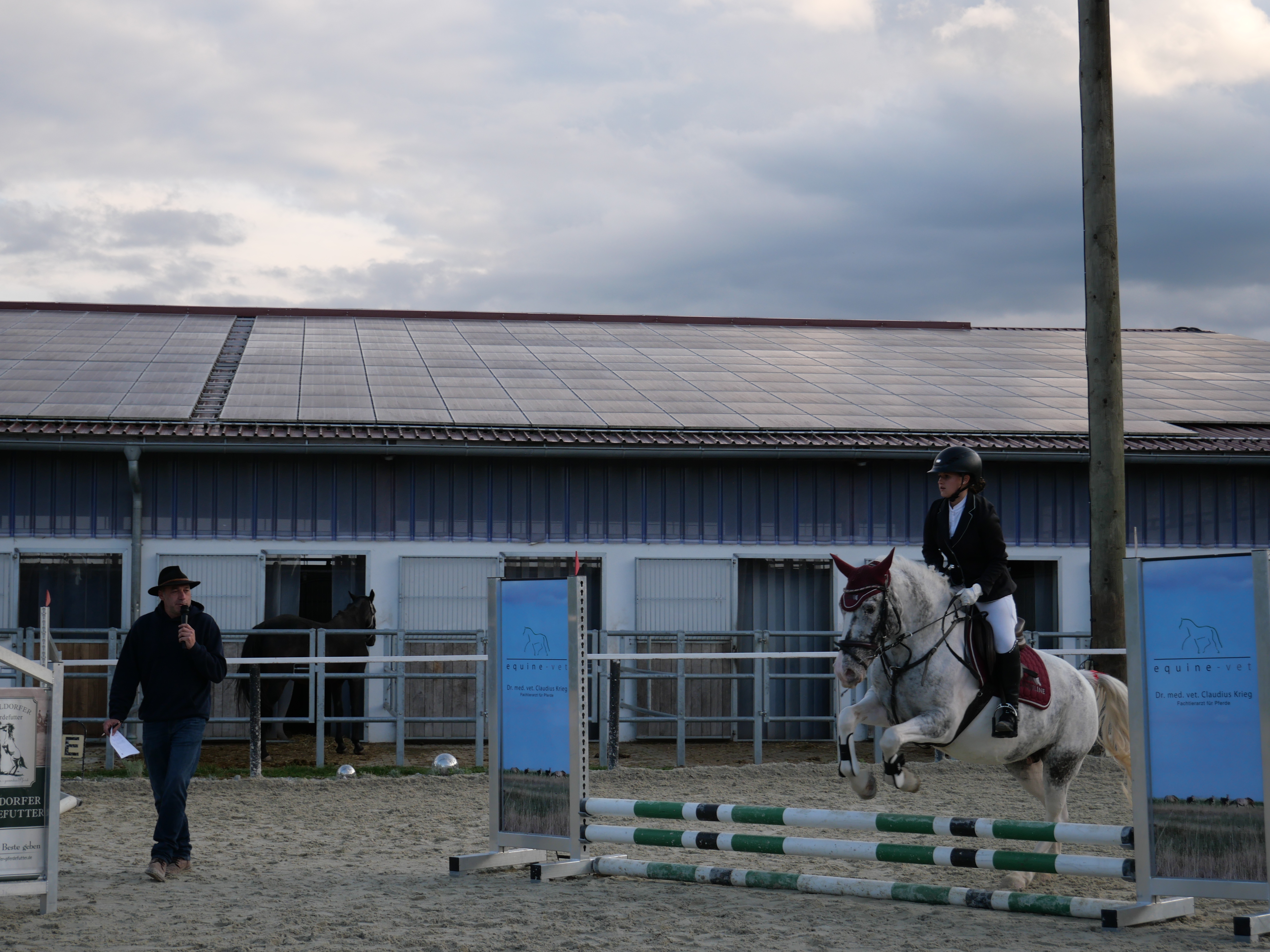 Mona Klein auf Bounty beim Jump & Run